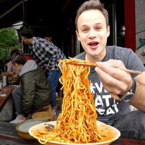 Chinese Street Food DAN DAN NOODLE Tour in Sichuan, China | INSANELY GOOD and SPICY Szechuan Noodles