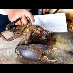 Indonesian Street Food - GIANT MUD CRABS Salted Eggs Manado Seafood Indonesia