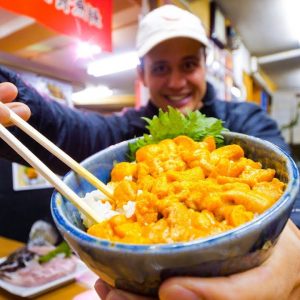 Unbelievable SEA URCHIN (Uni) Rice Bowl - JAPANESE FOOD in Otaru, Hokkaido, Japan!