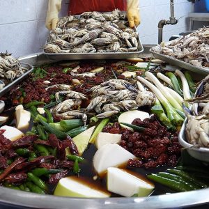 줄서서 먹는 알배기 꽃게 간장게장 양념게장 / soy sauce crab - korean street food