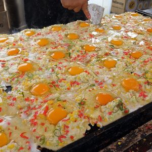 빠른 속도! 오래된 오사카식 오코노미야끼 달인 / fast skill! egg pancake making - japanese street food