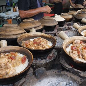 토기로 쪄서 육즙이 살아있는 찜닭 밥 / claypot chicken rice - malaysian street food